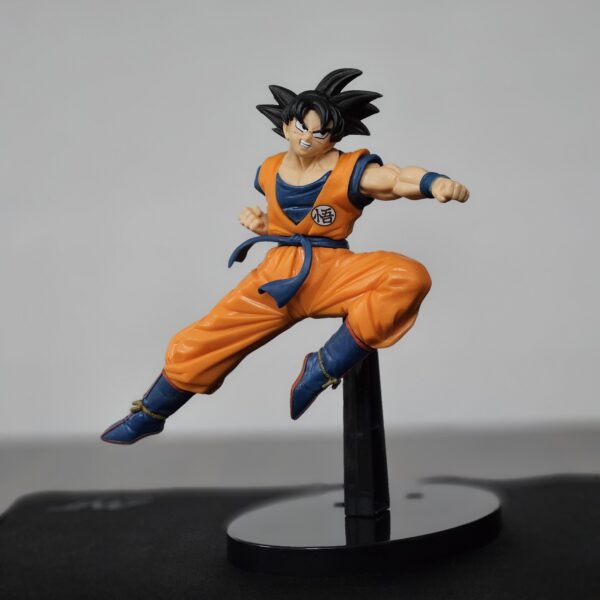 goku21 cm flying action figure