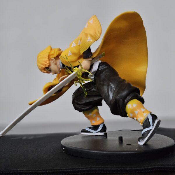 Zenitsu Action Figure (16 cm) in Attack Pose with Sword - Image 3