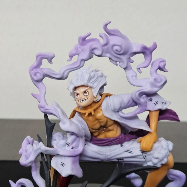 Luffy Gear 5 Punching Earth Figure 14 cm - Image 2