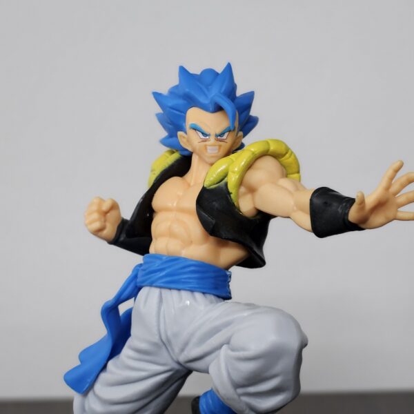 Super Saiyan Blue Gogeta Action Figure (23 cm) - Image 3